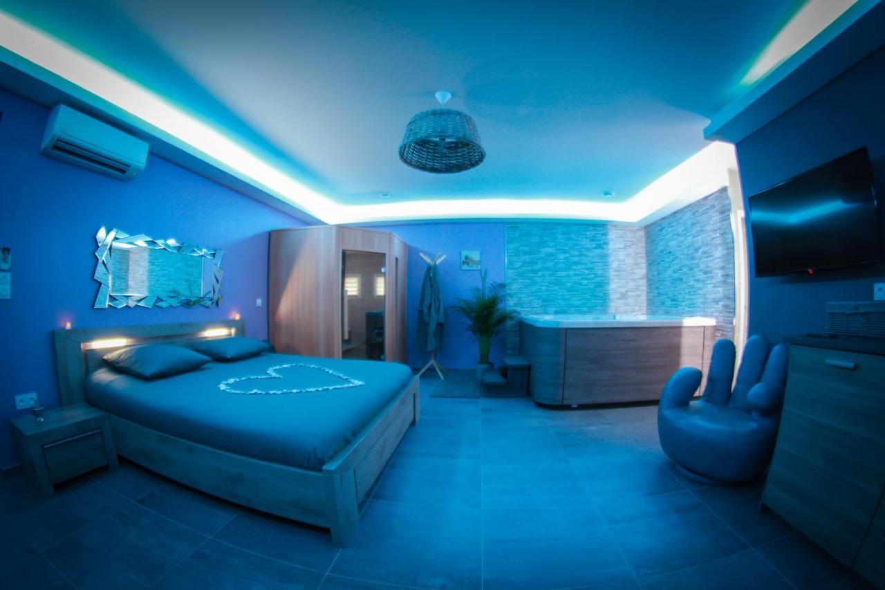 Nuit vip spa sauna privatif Le Rove Esterno foto